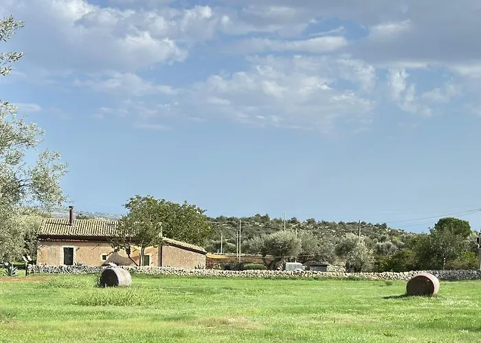 בית כפרי Casa Farfaglia נוטו
